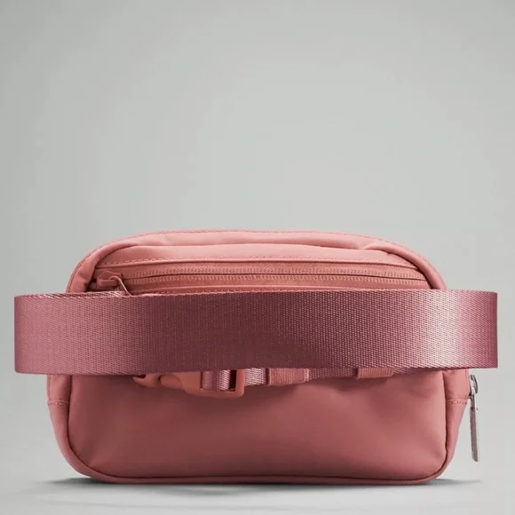 lululemon everywhere belt bag 💗 - Picture 2 of 5